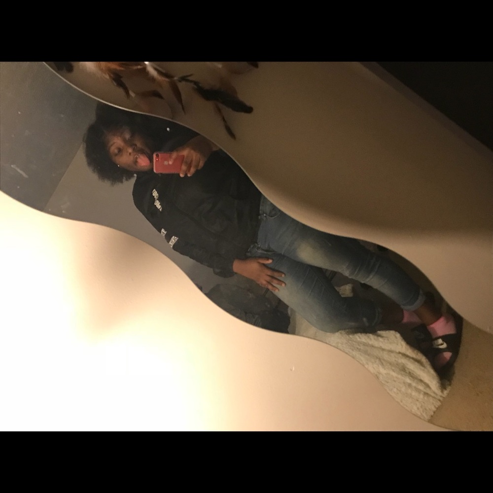 Meet your Posher, Manthita